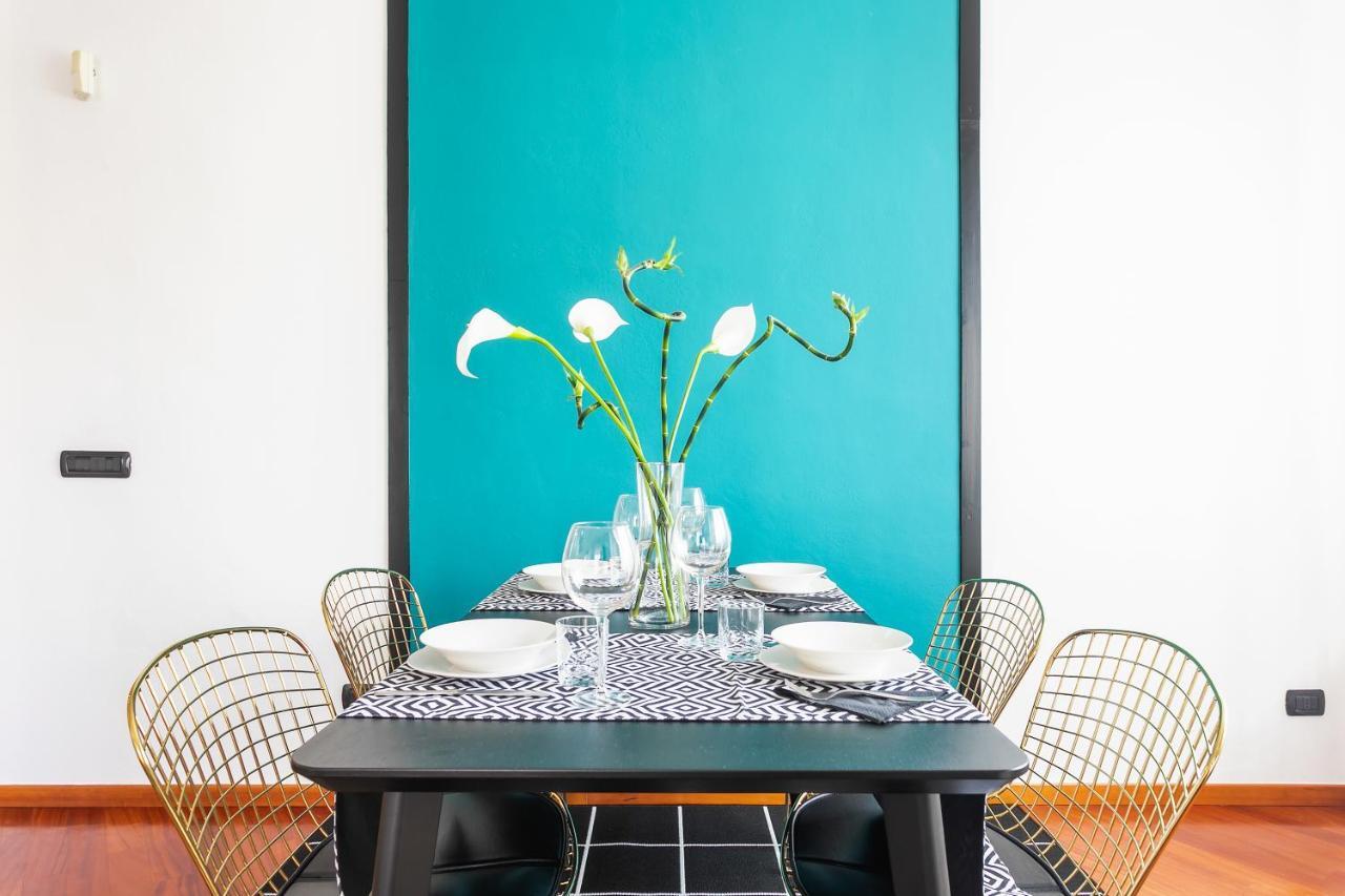 Santa Chiara Apartment By Myhomeincomo Bagian luar foto
